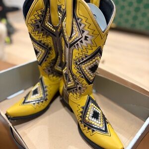 Old Gringo Yellow and Gray Cowboy Beauties!💛💛